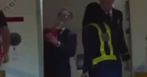 Macron é empurrado pela esposa após chegada ao Vietnã; 'discussão inofensiva', diz fonte
