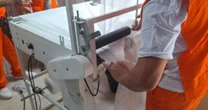 Detentos produzem fraldas em fábrica de Presídio no RS que são distribuídas nas farmácias pública