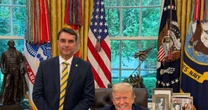 Flávio Bolsonaro se reúne com Trump na Casa Branca
