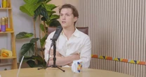 Tom Holland expõe desafio de conciliar divulgação de "A Odisseia" e novo "Homem-Aranha"