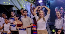 Campeã do BBB 25, Renata Saldanha participa de ação social no bairro que morou com a família