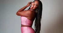 Dona do hit Deixa Baixo, Vanessa Panisset relembra preconceitos no funk: 'Humilhadas'