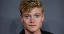 Tom Rhys Harries é escalado pela DC para protagonizar filme do Cara-de-Barro