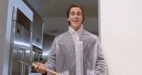 Diretora de Psicopata Americano critica idolatria a Patrick Bateman: 'É uma sátira gay sobre masculinidade'