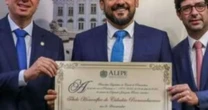 Procurador Ricardo Alexandre recebe título de cidadão pernambucano proposto por Joãozinho Tenório