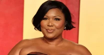 Lizzo desabafa sobre vendas decepcionantes do novo álbum 'Bitch' e crise na carreira
