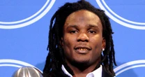 Chris Johnson, ex-astro da NFL, perde a voz para a ELA aos 40 anos e faz relato emocionante