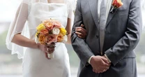 Festa de casamento vira briga de futebol, e convidada busca indenização na Justiça, mas se dá mal