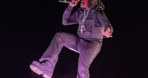 Don Toliver tem show paralisado no The Town após tumulto na grade