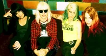 L7 decide realizar turnê sem Jennifer Finch, que luta contra um câncer