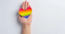 Saúde LGBTQIA+: inclusão e escuta ativa estruturam cuidado