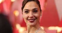 Gal Gadot revela que descobriu problema no cérebro durante gravidez e diz: 'Conscientização importa'