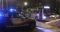 Novo ataque a ônibus fere mulher em São Paulo; polícia investiga casos de vandalismo