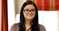 Atriz de 'Modern Family' lembra traumas de crescer em frente às câmeras: 'Entendi como é ser odiada'