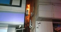 Mulher mata barata com lança-chamas e causa incêndio em prédio na Coréia do Sul