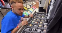 Vaza valor dos relógios que Neymar levará para a Copa; saiba quanto custa