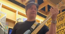 Narrador do SporTV toca Dio no baixo em visita ao Rock and Roll Hall of Fame