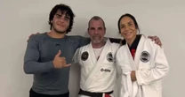 Ivete Sangalo surge de kimono e impressiona em treino com o filho, Marcelo: 'Faz tudo'