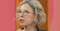 Marília Gabriela faz perguntas íntimas e deixa mulher da plateia constrangida