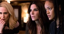 Hoje na Netflix: um filme com Sandra Bullock, Anne Hathaway e Rihanna nem chegou perto do Oscar, mas está no TOP3 com uma trama de roubo divertida