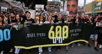 O crescente número de israelenses que quer o fim da guerra em Gaza