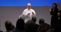 'É mais fácil alimentar conflitos do que populações': papa denuncia 'burocratização da solidariedade'