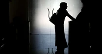 Mulher trans vence na Justiça, e plano de saúde pagará por feminilização facial