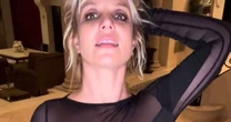 Britney Spears mostra tatuagens íntimas ao fazer relato de roubo: 'Me senti impotente'