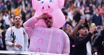 Porquinho da Paulista usa esparadrapo no The Town após ataque: 'me senti vulnerável'
