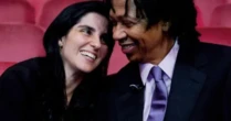 Djavan fica muito emocionado com homenagem