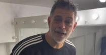 Eduardo Moscovis confessa uso excessivo de bebidas e drogas: 'Achava que ia morrer'