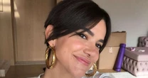 Após Manu Gavassi exibir cabelo natural cacheado na web, cantora atrai atenção de Bruna Marquezine: 'Está'. Veja foto!