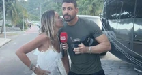 Cauã Reymond coloca repórter para cheirar o seu pescoço após polêmica sobre fedor em Vale Tudo