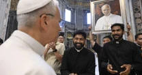 Papa recebe seminaristas e defende 'Igreja aberta e missionária'