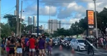 Homem morre após ser atropelado e ter cabeça esmagada por caminhão