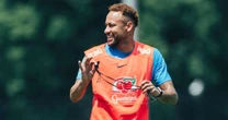 Neymar adota postura mais discreta e aceita reserva na Seleção
