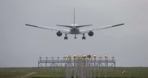 Espanhola é presa por injúria racial após ofender trabalhadores no Aeroporto de Guarulhos