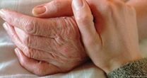 Doulas do fim da vida: o trabalho de quem acompanha a morte