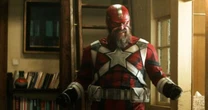 Em 'Thunderbolts*', David Harbour reafirma sua sina de ser um ótimo coadjuvante