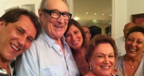 Beth Goulart revela como salvou Nicette Bruno do luto e critica novelas atuais: 'Falta emoção'
