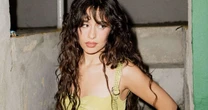 Camila Cabello trabalha em estúdio com vencedor de 12 Grammys Latinos