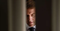 Risco de 'ingovernabilidade' na França: revistas semanais alertam para 'implosão' do sistema político