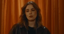 Quem é Giana, cantora paranaense que abrirá show do Zayn no Brasil