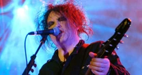 Por que Robert Smith recusou música com os Rolling Stones antes de finalmente aceitar?