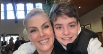 Filho de Ana Hickmann faz pedido para o casamento religioso da mãe: 'Eu que vou'