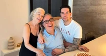 Longe da TV desde 2001, Flávio Silvino aparece em foto rara com a família
