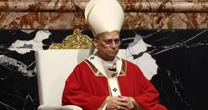 Futura visita do papa à França reacende debate sobre fé, laicidade e fim da vida