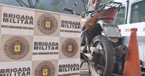 Brigada Militar recupera motocicleta roubada e apreende menor na Zona Norte de Porto Alegre