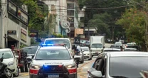 Mulher é morta a tiros em SP e ex-namorado é preso horas depois em pedágio