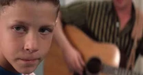 Uma das maiores estrelas de ação de todos os tempos fez uma participação especial em Forrest Gump - e você com certeza não o reconheceu!